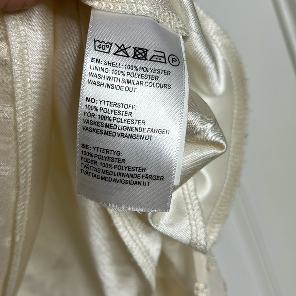 Norwegian Tank Top Cream Color Flowy Ruffled - Picture 6 of 8